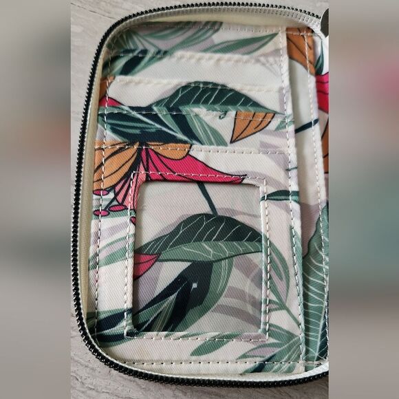 Lug Rodeo Wallet - New! - Picture 9 of 11